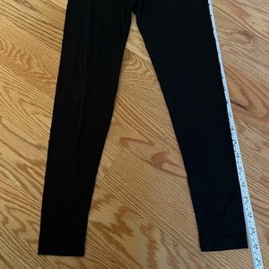 Uniqlo Heattech black leggings/tights/baselayer -kids unisex/boys/girls size 7-8